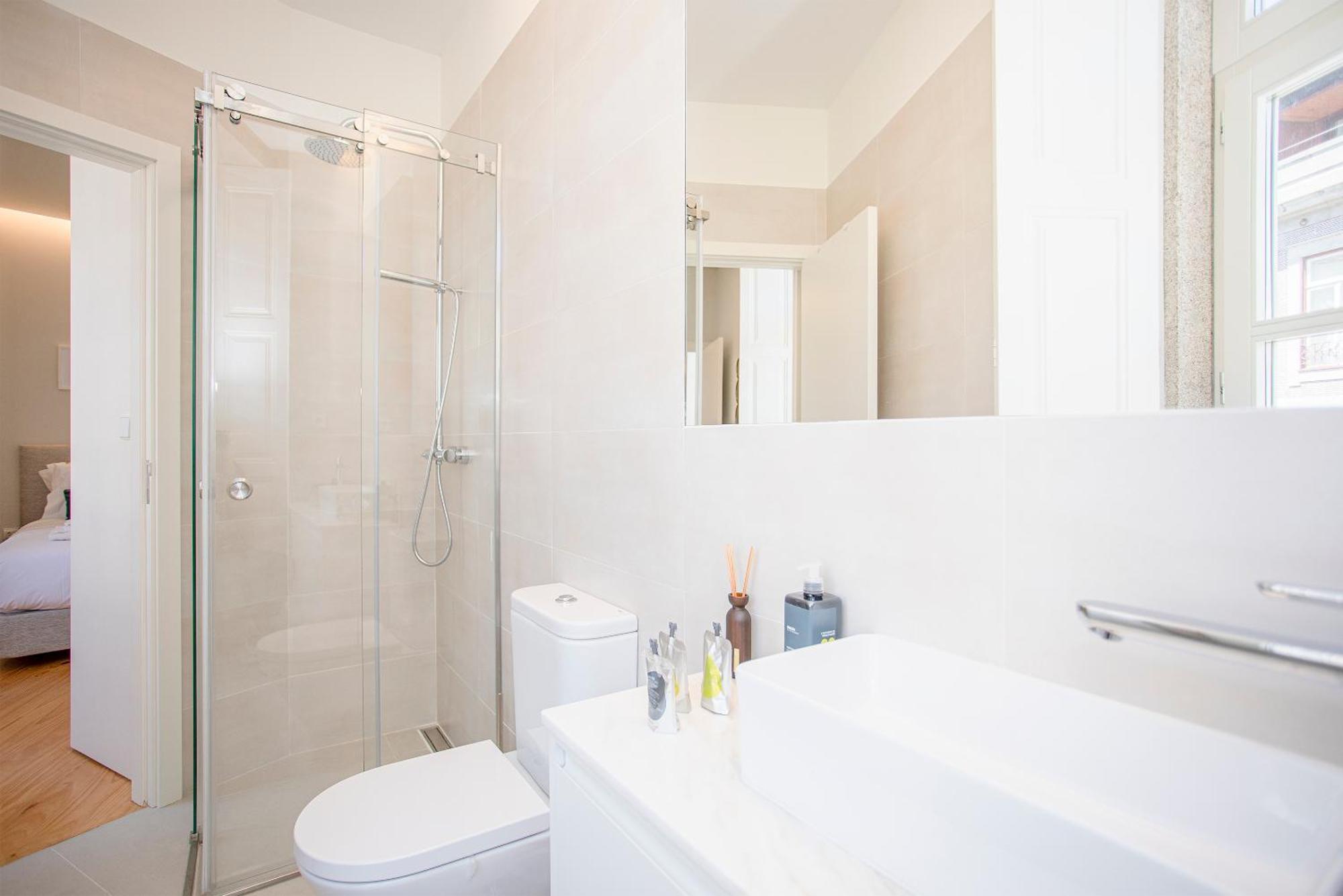 Liiiving In - Aliados Stone Porto
